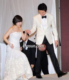 韩国明星节目接吻,节目中的浪漫接吻集锦