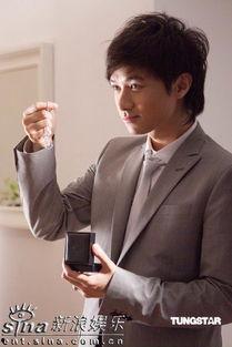 明星 古巨基 视频,魅力四射的舞台风采