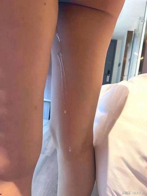 盘腿吃瓜看个热闹,笑看人间百态